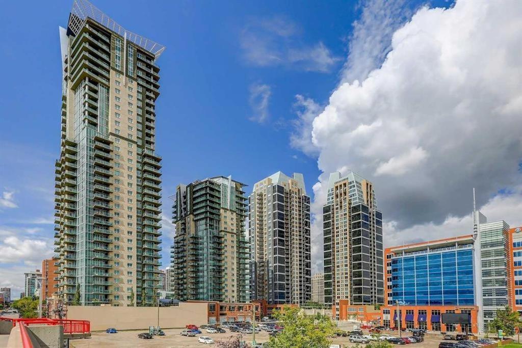 Monki Di Executive Suites - Alura YYC Kültér fotó