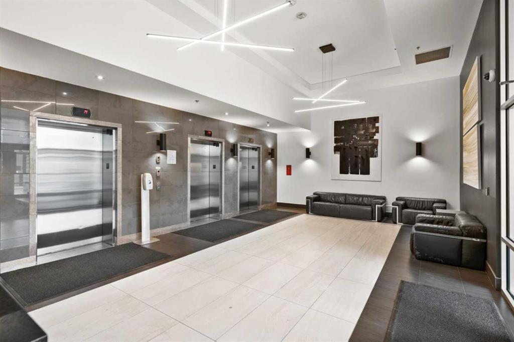 Monki Di Executive Suites - Alura YYC Kültér fotó