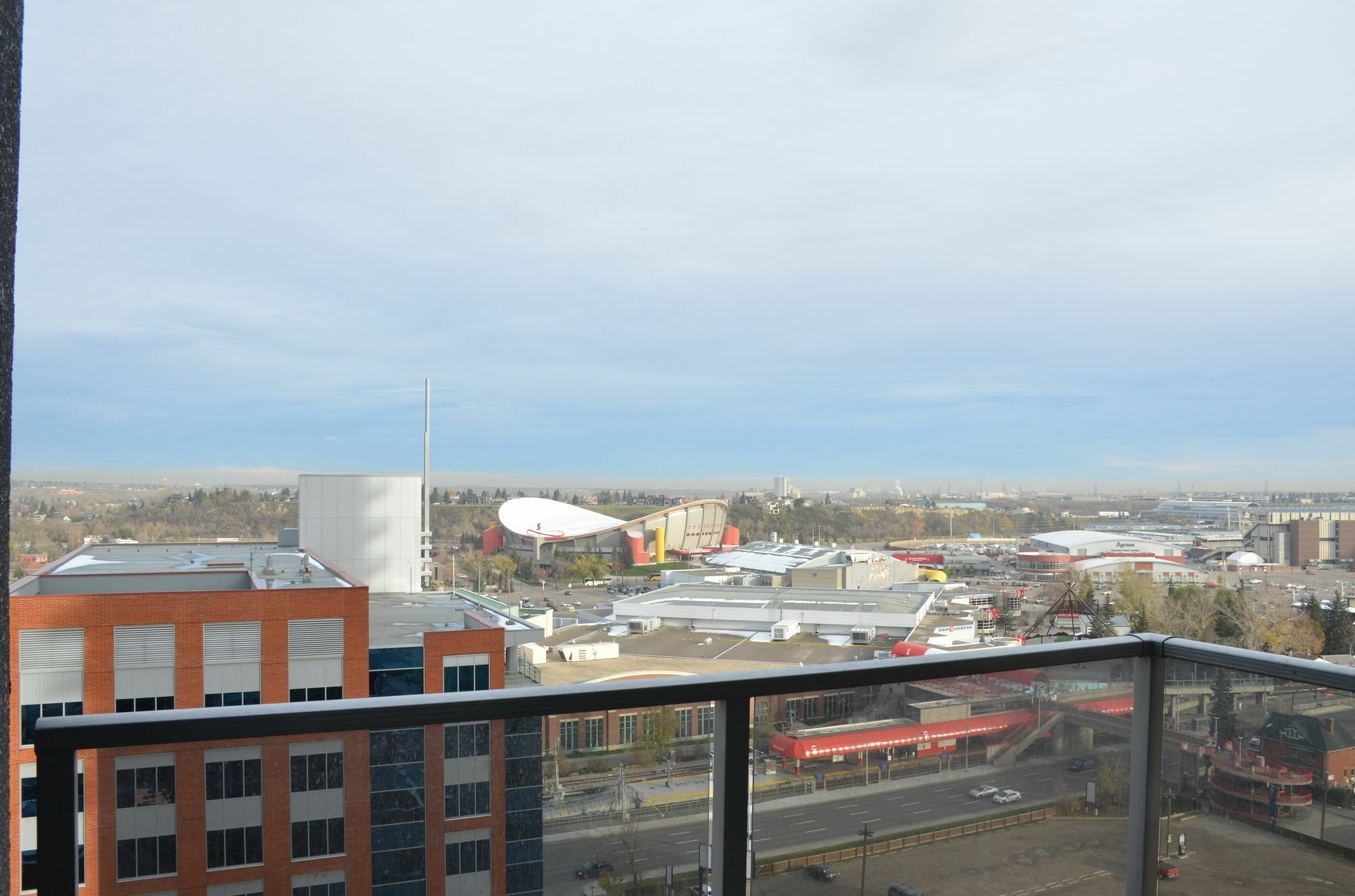 Monki Di Executive Suites - Alura YYC Kültér fotó